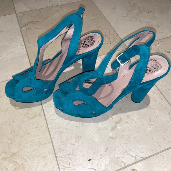 Vince Camuto Teal Heels - Picture 3 of 5